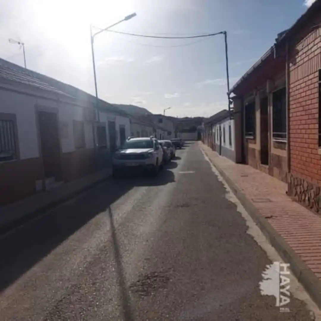Vista exterior de Casa adosada en venta en Porzuna