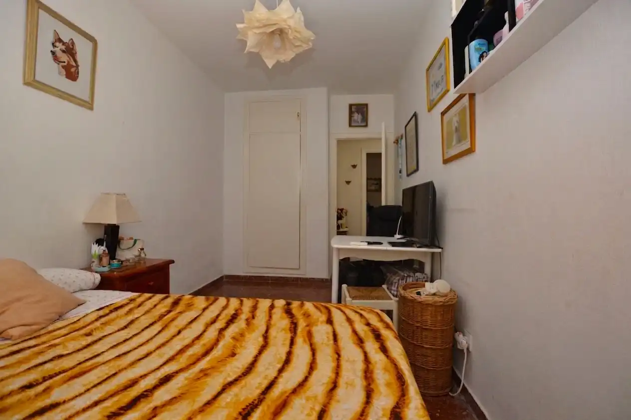 Habitación de Piso en venta en Sevilla con Aire acondicionado, Terraza y Trastero
