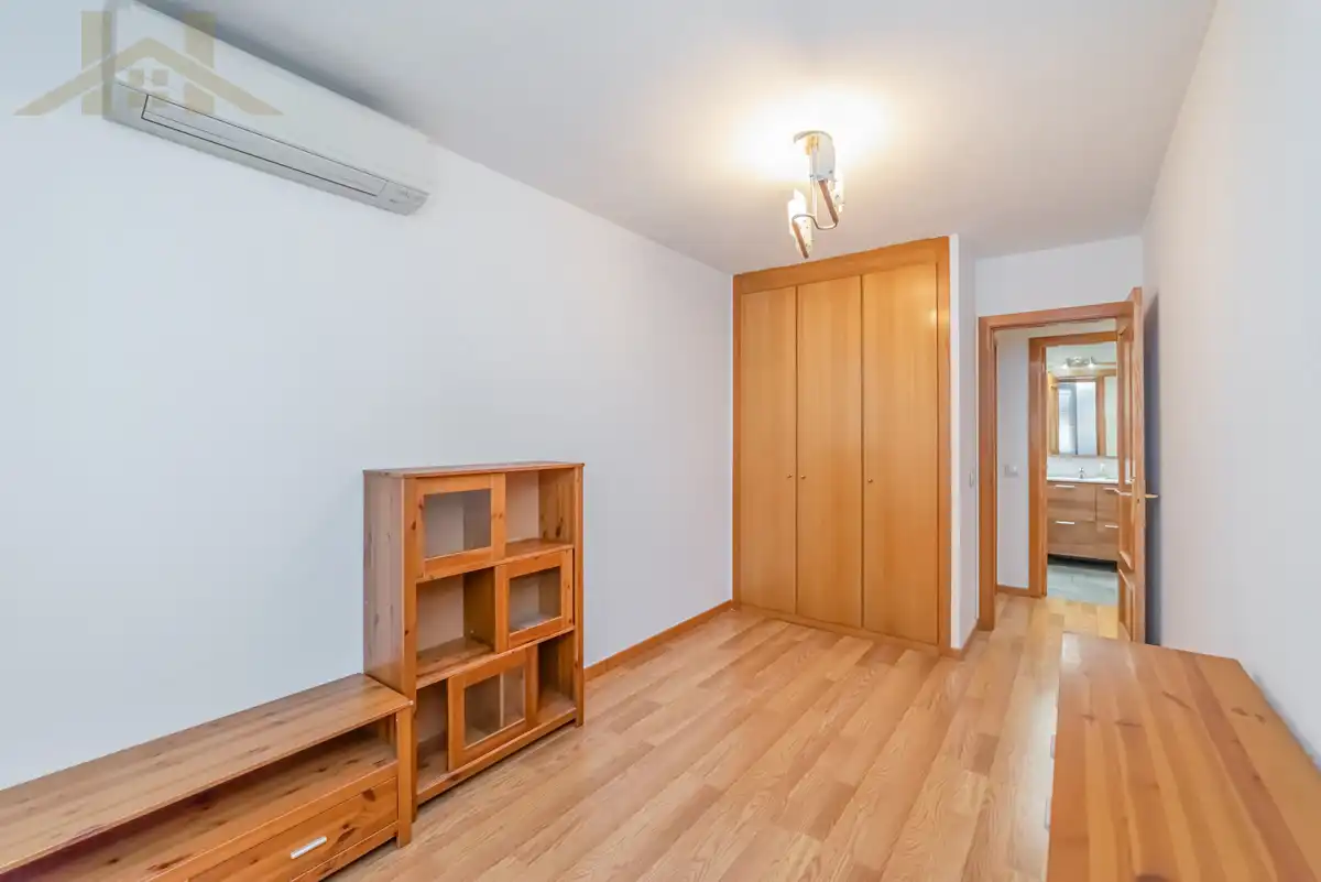 Bedroom of Flat for sale in Pinto  with Air Conditioner, Heating and Storage room
