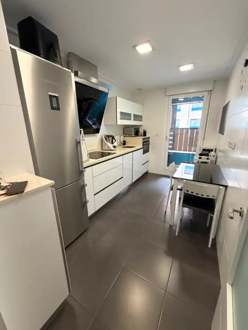 Cocina de Piso en venta en Barakaldo  con Trastero, Amueblado y Balcón