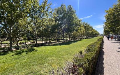 Vista exterior de Pis en venda en  Zaragoza Capital amb Calefacció, Jardí privat i Terrassa