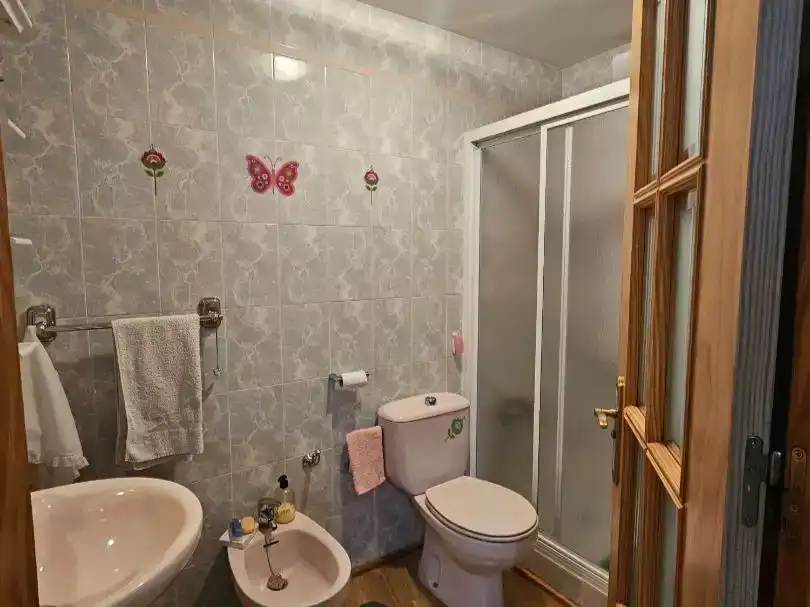 Bany de Pis en venda en Galisteo amb Aire condicionat, Parquet i Moblat