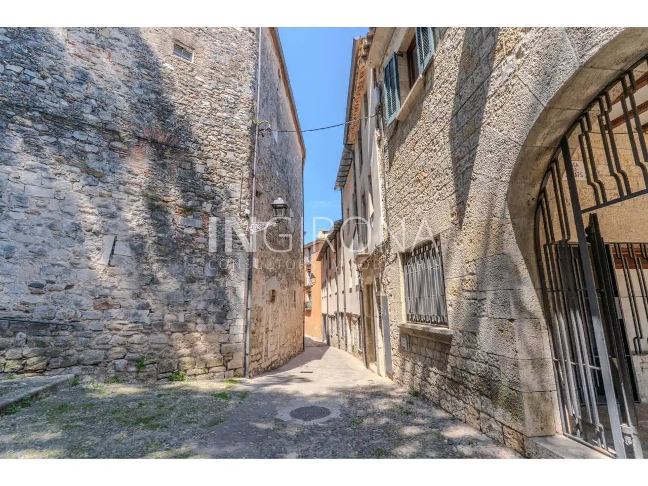 Vista exterior de Pis en venda en Girona amb Calefacció, Parquet i Moblat