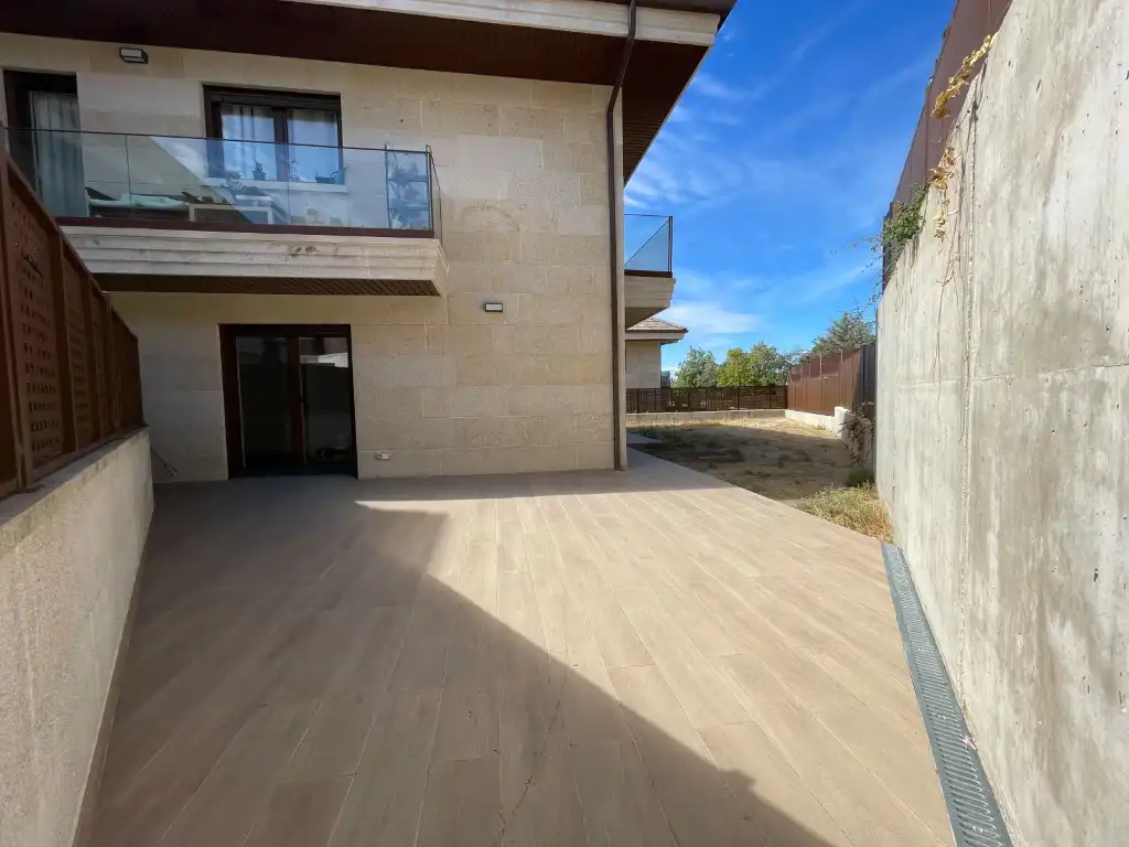 Ground floor for rent in Calle Libertad De La, La Navata