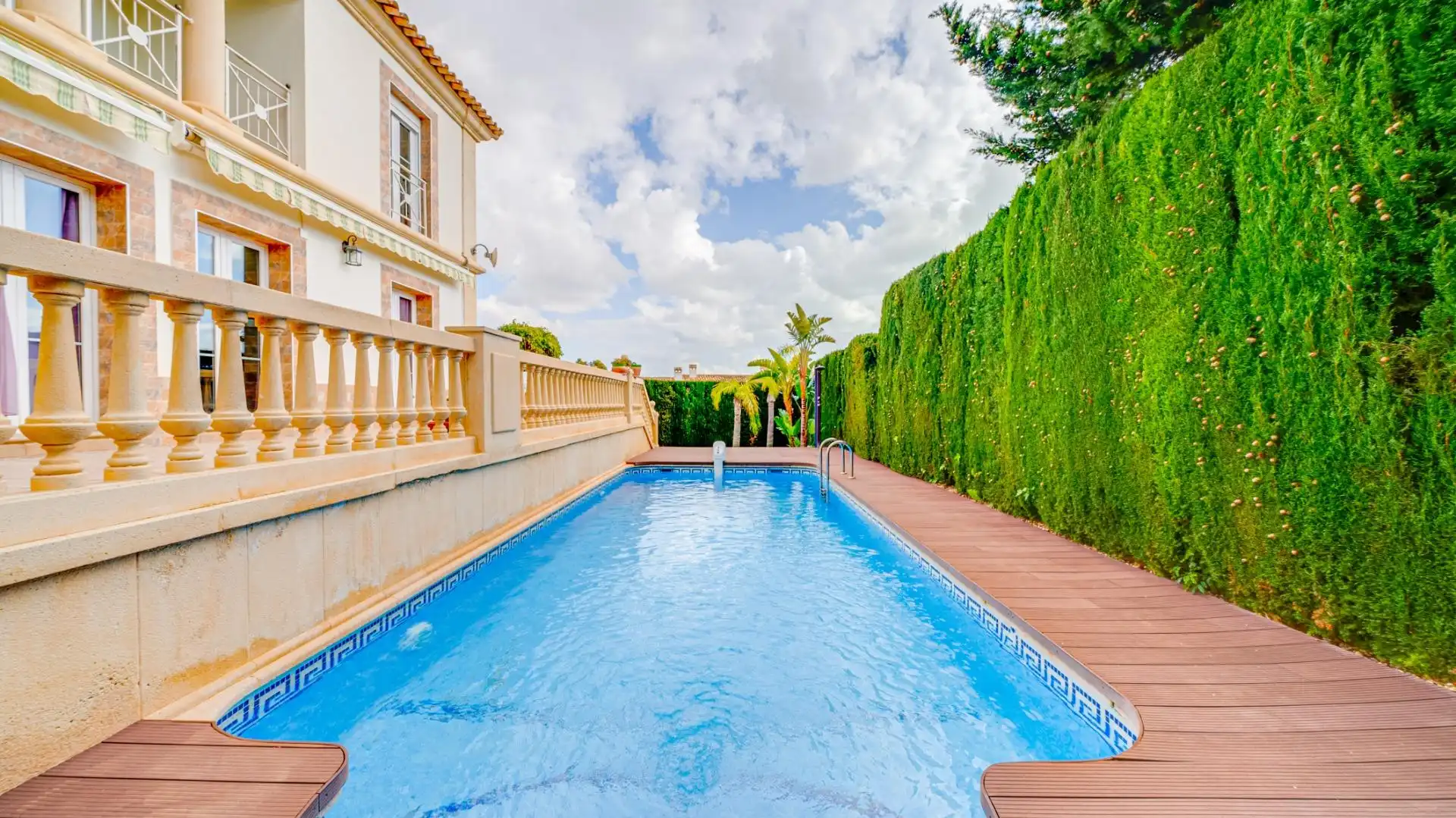 Schwimmbecken von Haus oder Chalet zum Verkauf in Finestrat mit Klimaanlage, Heizung und Privatgarten