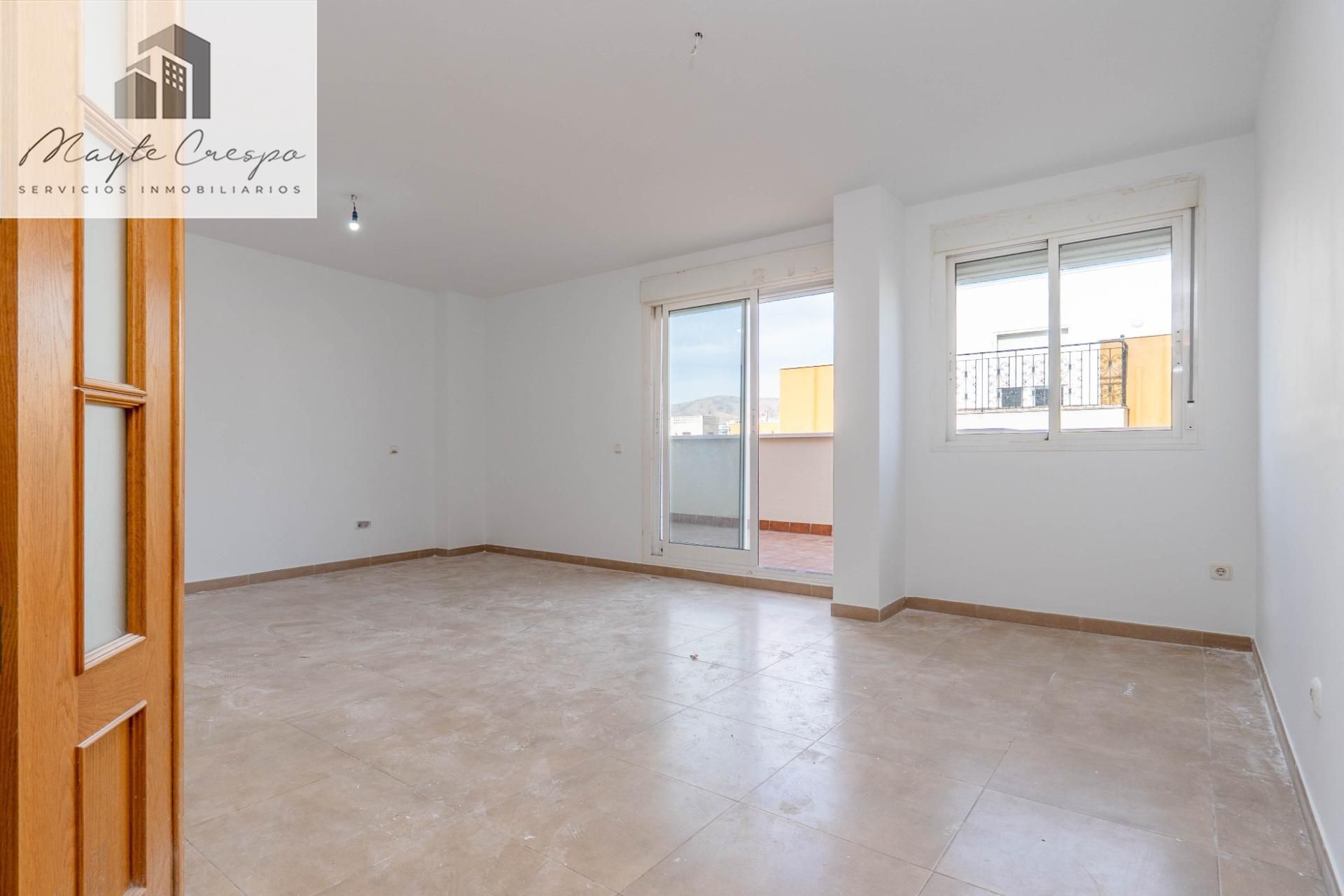 Sala d'estar de Àtic en venda en  Almería Capital amb Terrassa