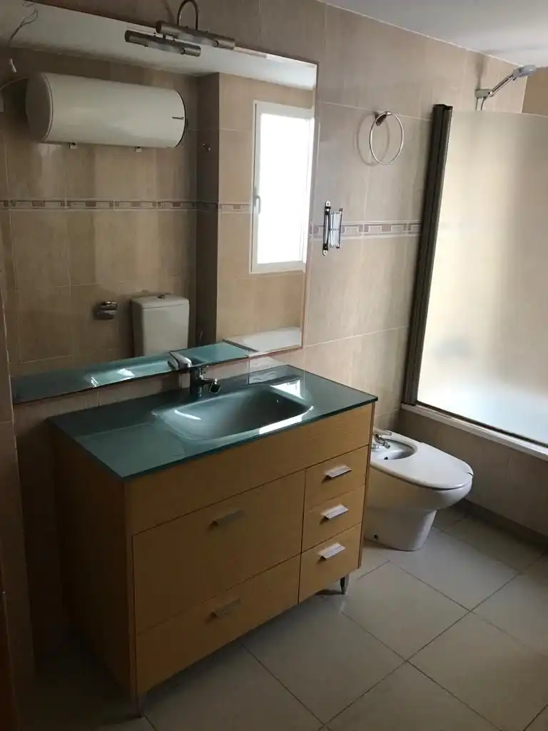 Flat for rent in Carrer de Pere Cabanes, 56, Torrefiel