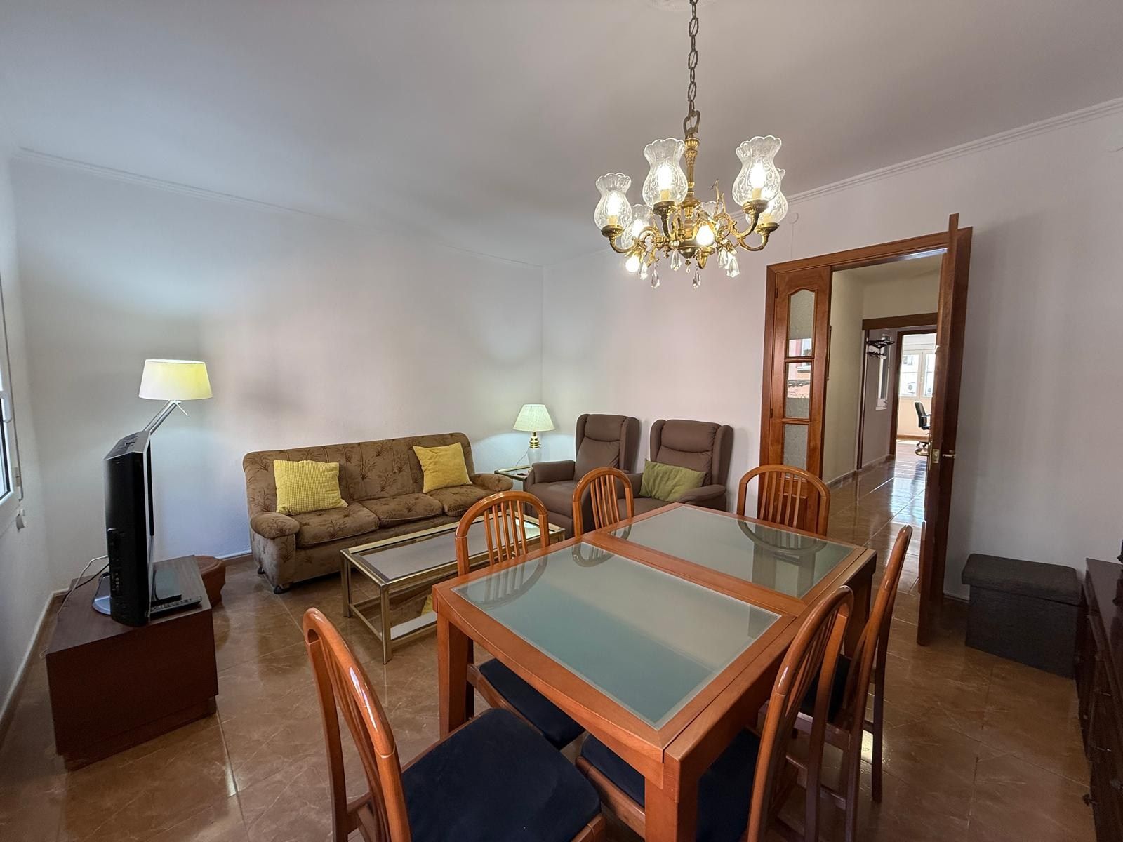 Sala d'estar de Pis de lloguer en Girona Capital amb Calefacció, Terrassa i Moblat