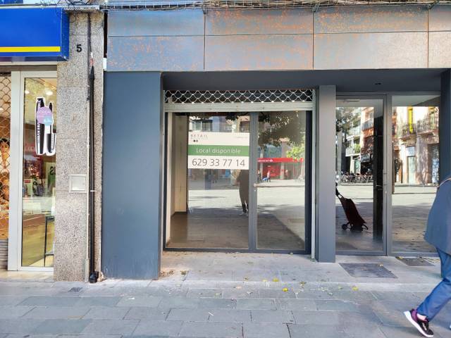 Local comercial en Alquiler en Plaza Perpinyà, 6 en Centre