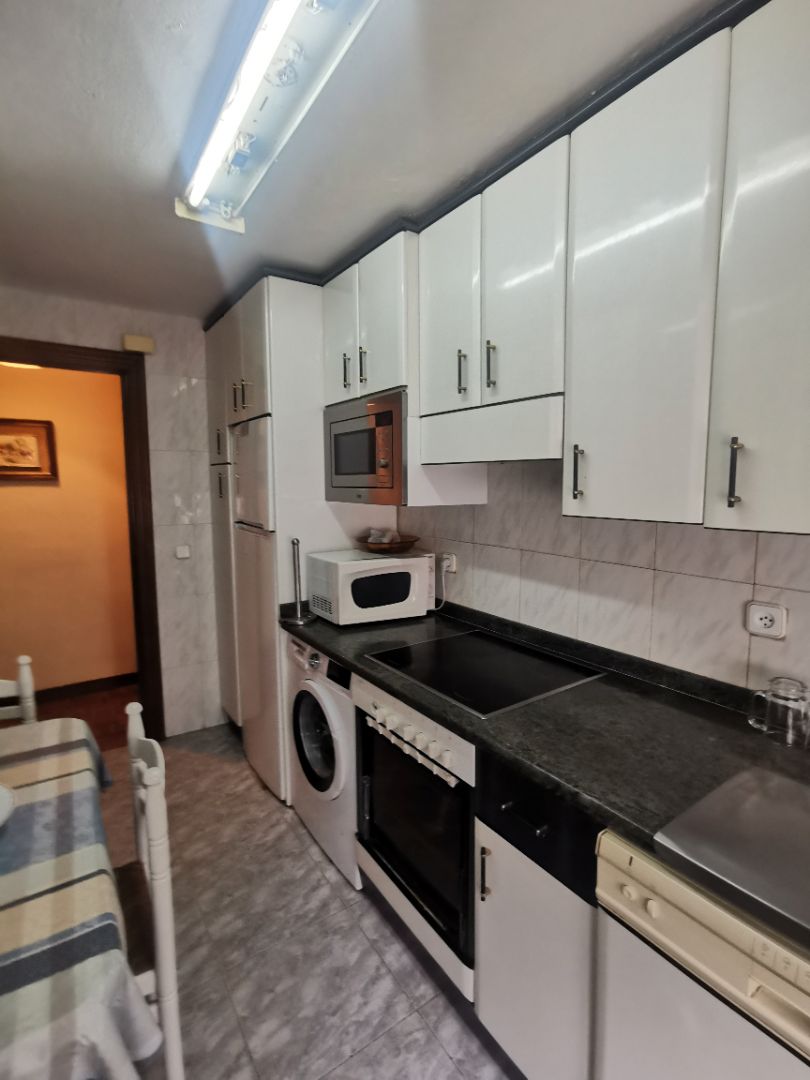 Cuina de Pis en venda en Salamanca Capital amb Calefacció, Parquet i Forn