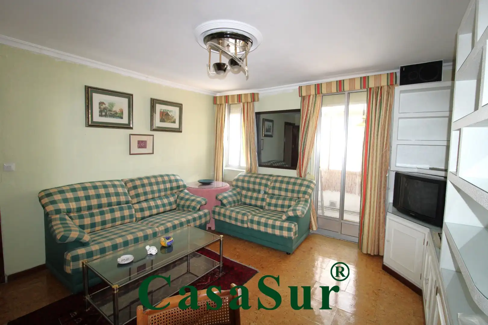 Living room of Flat for sale in Valladolid  with Terrace and Storage room