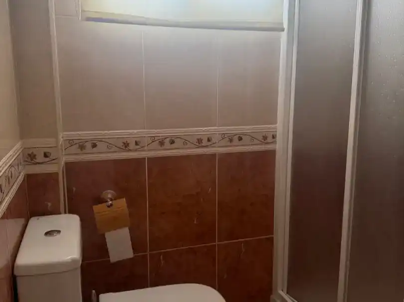 Badezimmer von Wohnungen zum Verkauf in Torrox mit Klimaanlage und Balkon
