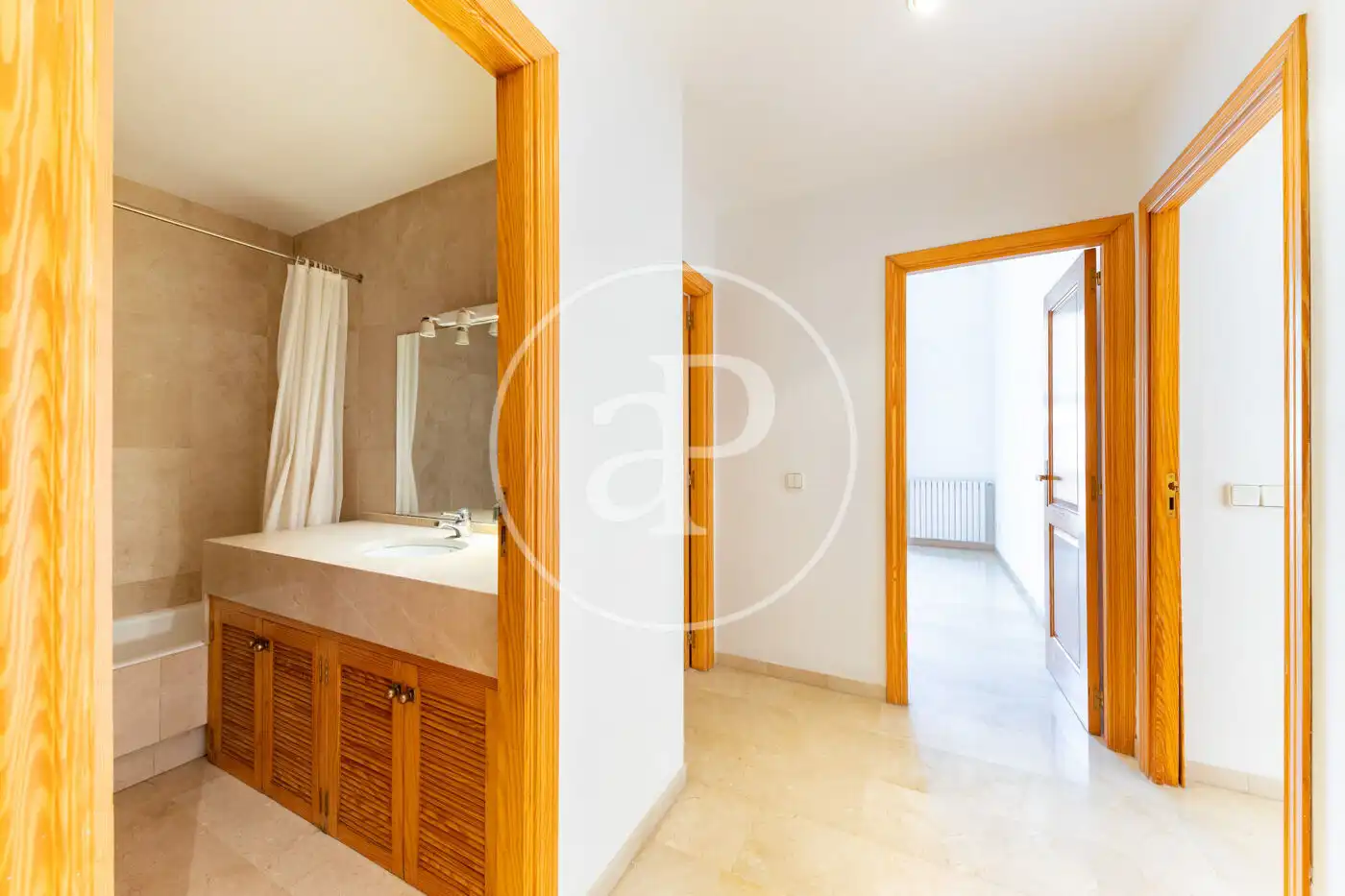 Baño de Piso en venta en  Palma de Mallorca con Calefacción, Jardín privado y Terraza