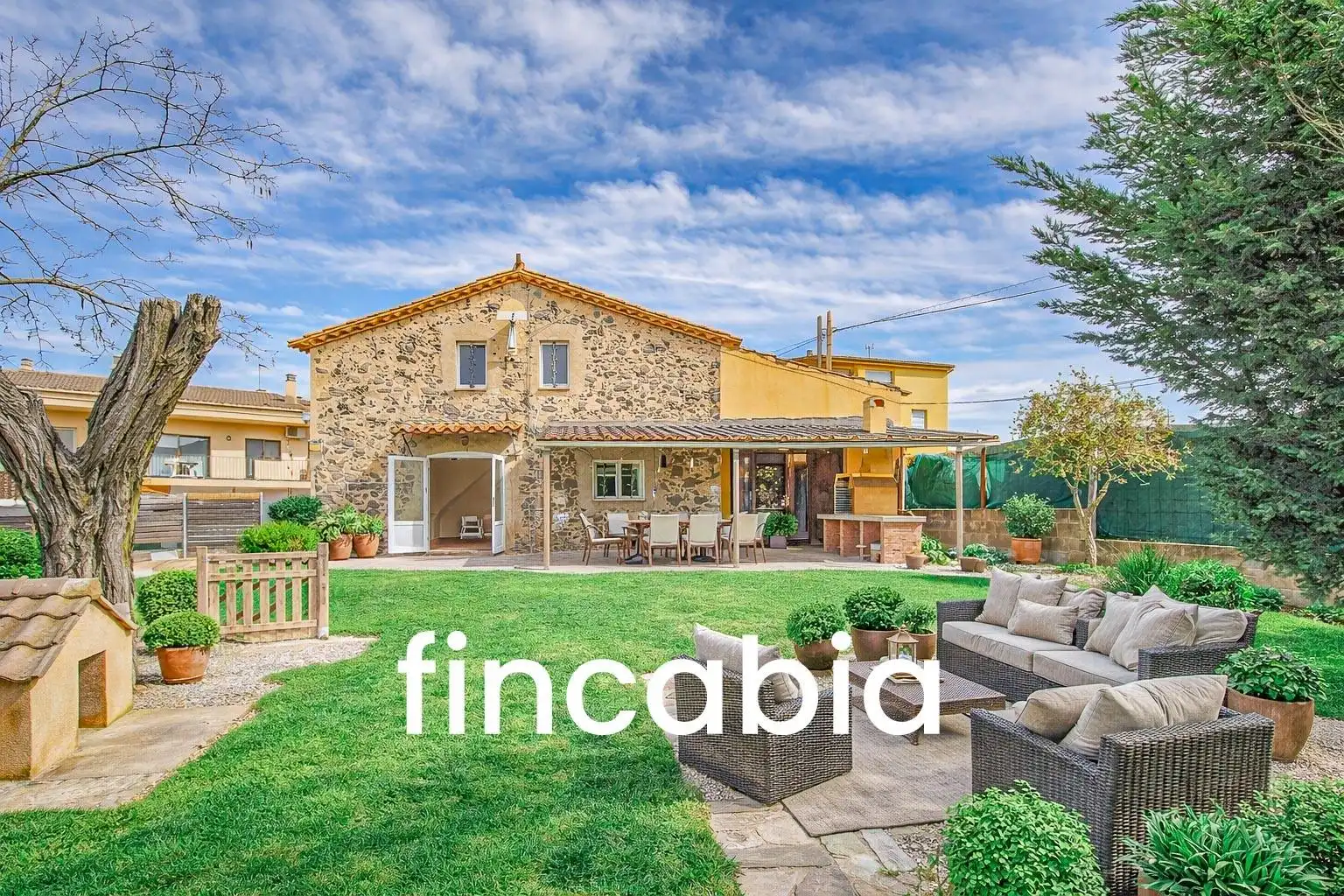 Casa con jardín en venta en Carrer de la Indústria