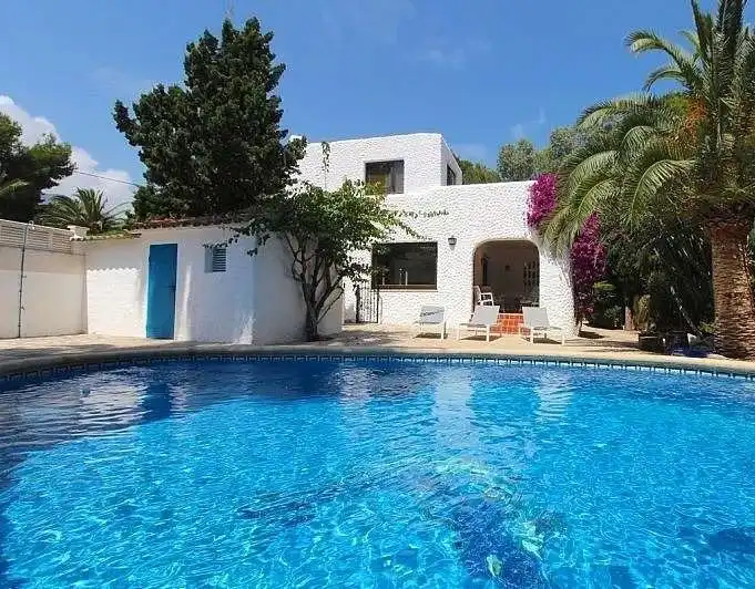 Schwimmbecken von Haus oder Chalet zur Miete in Dénia mit Klimaanlage, Heizung und Privatgarten