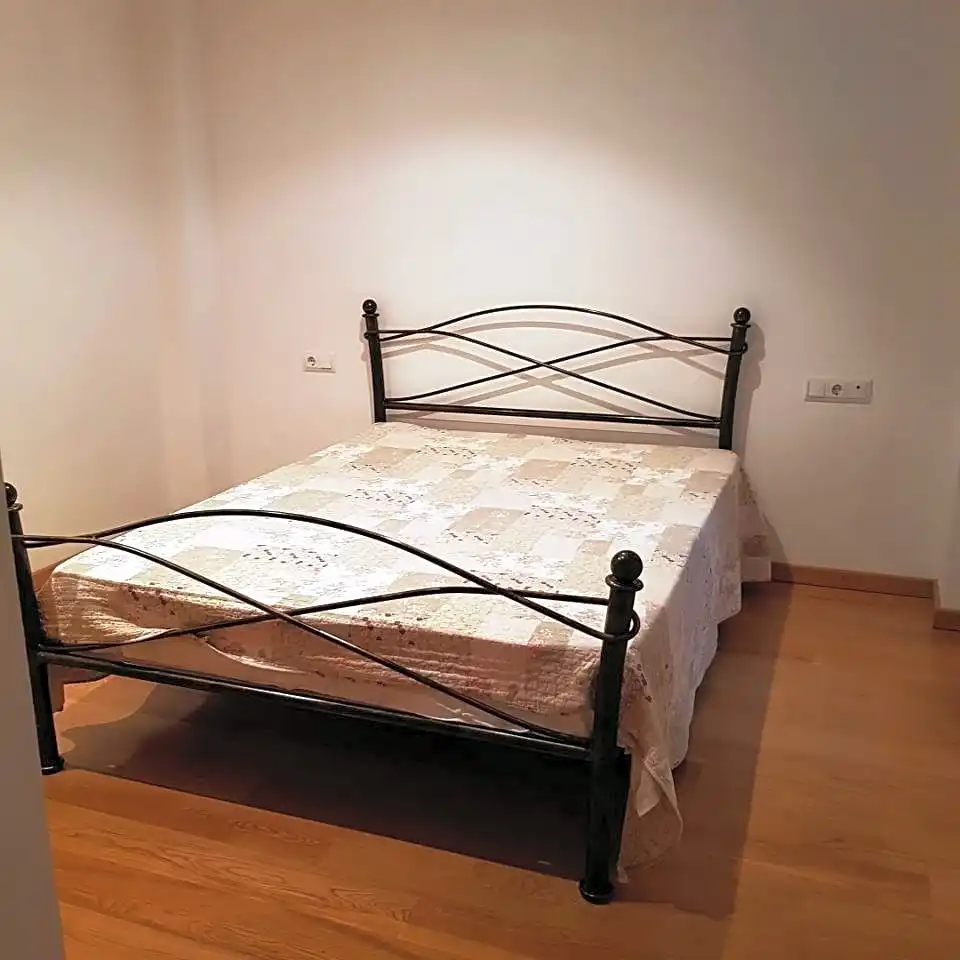Bedroom of Flat for rent in Ourense Capital   with Heating, Parquet flooring and Terrace