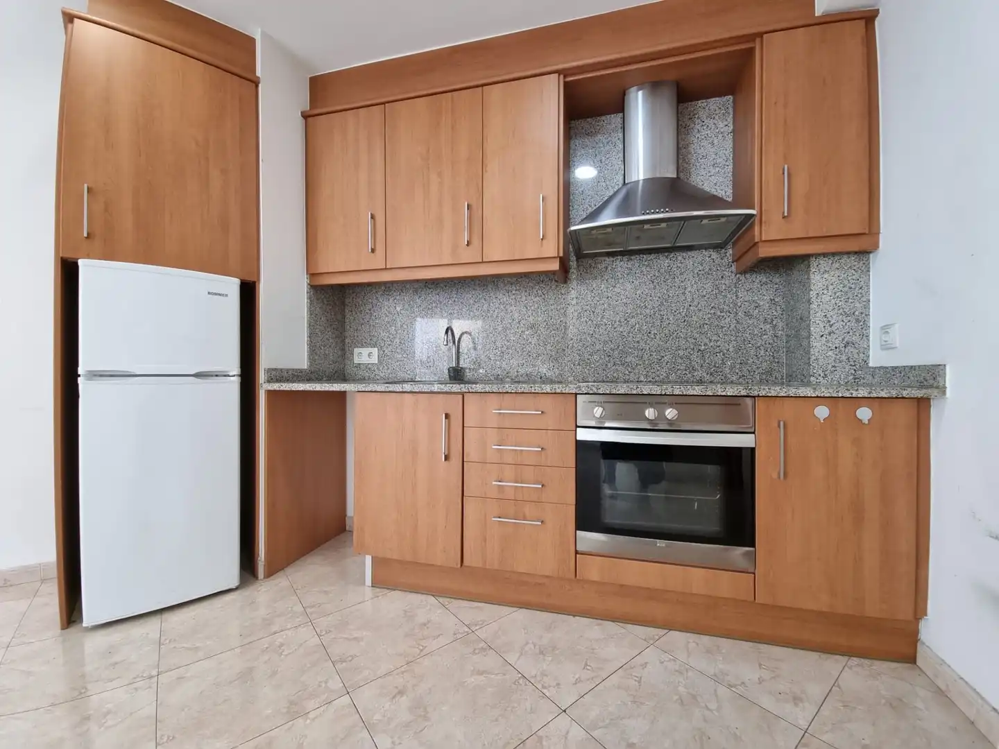 Cocina de Piso en venta en Olot con Calefacción, Trastero y Balcón