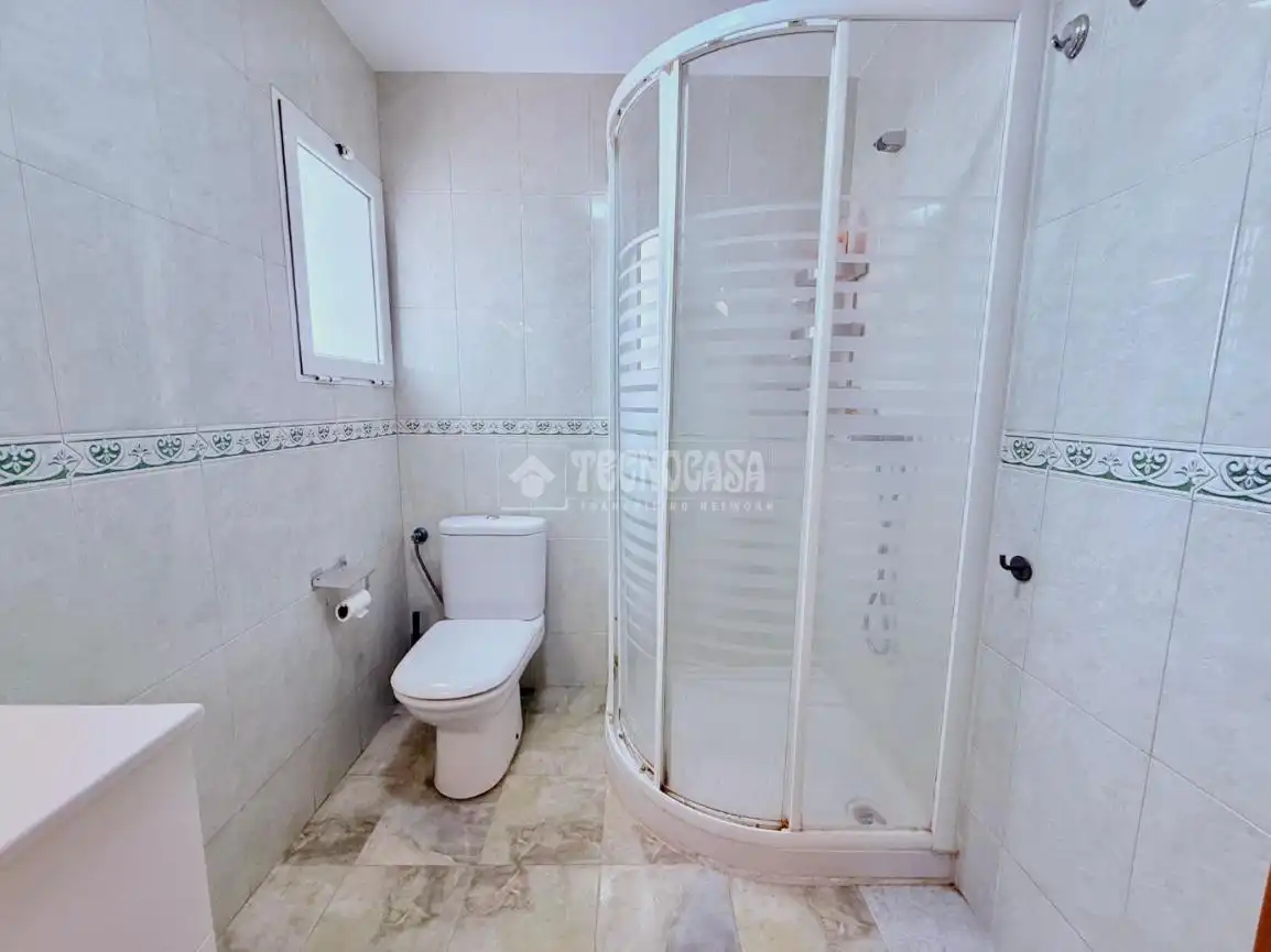 Badezimmer von Wohnung zum Verkauf in Mislata mit Klimaanlage, Möbliert und Balkon