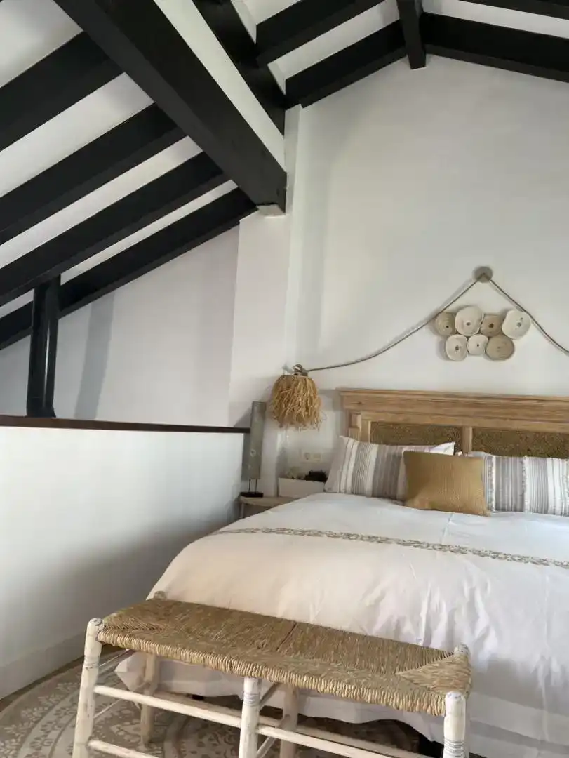 Schlafzimmer von Wohnung zur Miete in El Ronquillo mit Klimaanlage, Parkett und Möbliert