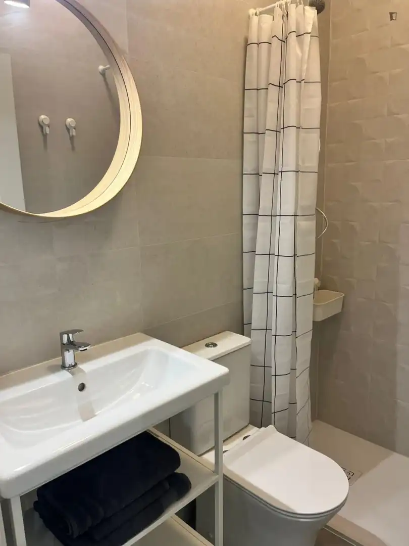 Bany de Apartament de lloguer en Valencia amb Aire condicionat, Moblat i Forn