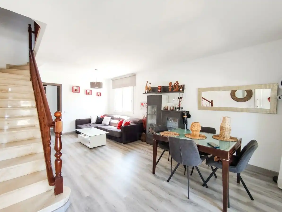 Semi-detached house for sale in El Castell de Cubelles, imagen 6