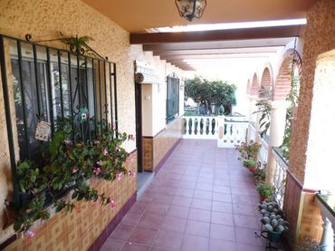 Villa con balcone in vendita a Urbanización Santa Rosa