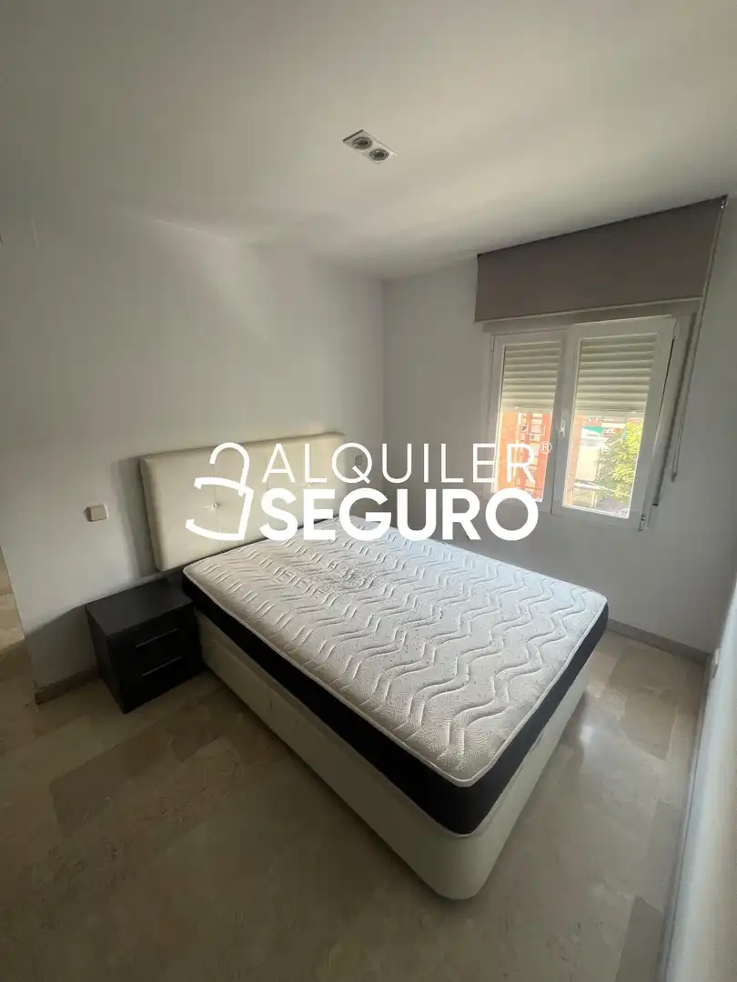 Bedroom of Flat for rent in Madrid  with Furnished