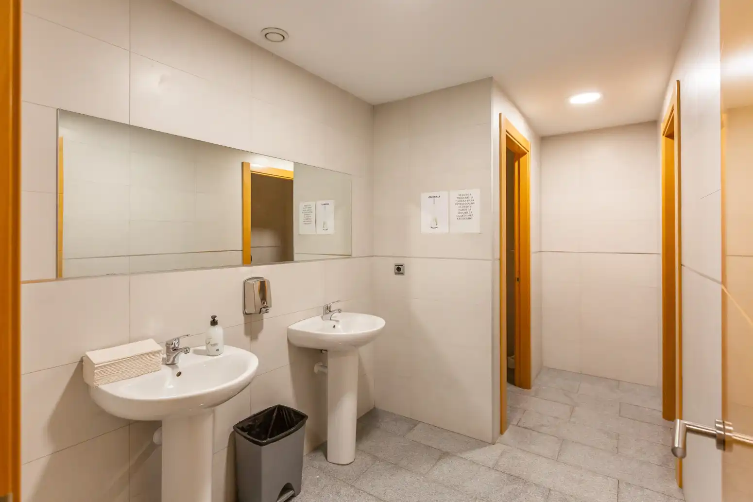 Bathroom of Office for sale in Ansoáin / Antsoain  with Air Conditioner