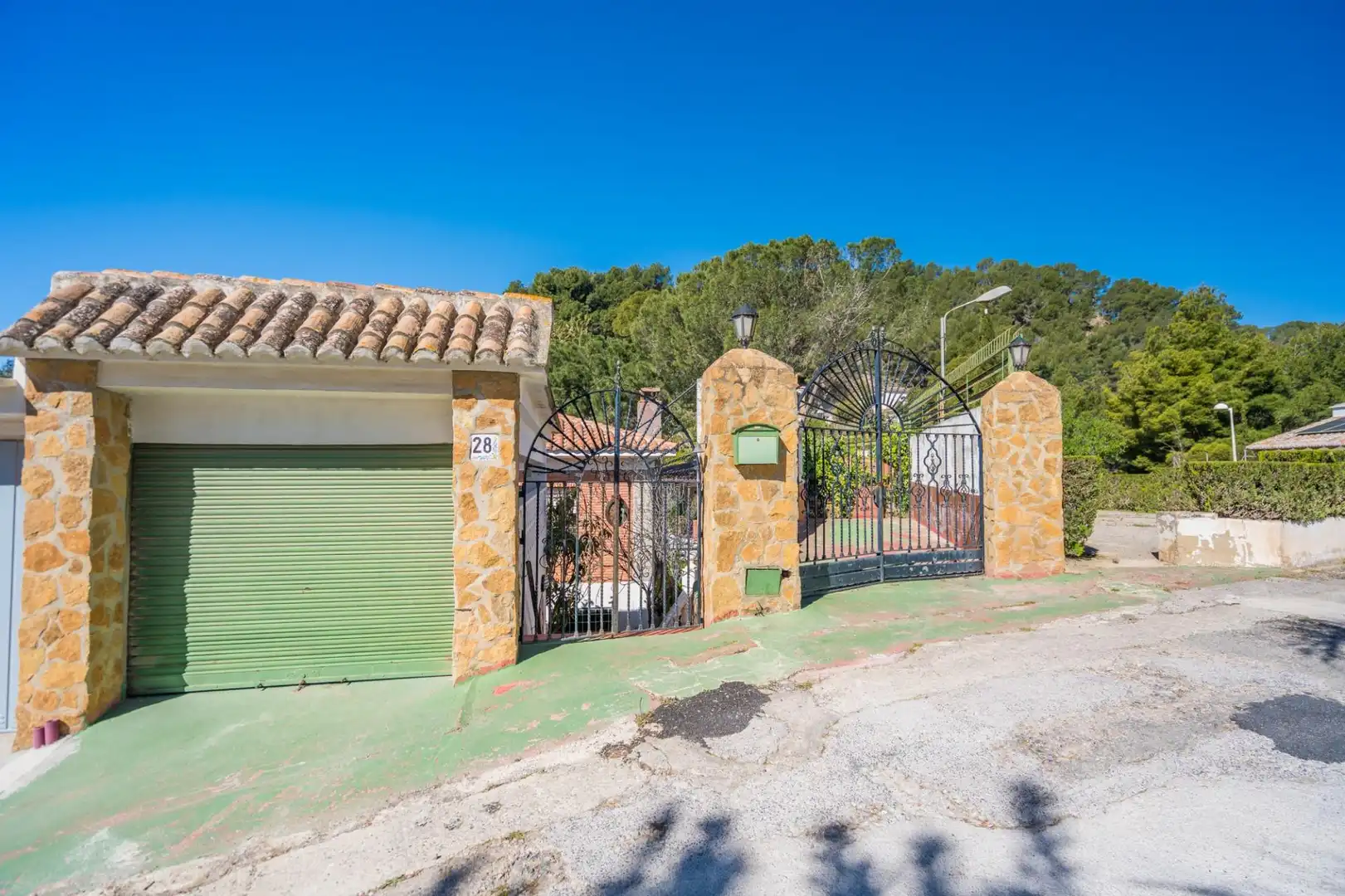 Vista exterior de Casa o chalet en venta en Náquera con Terraza, Piscina y Piscina comunitaria