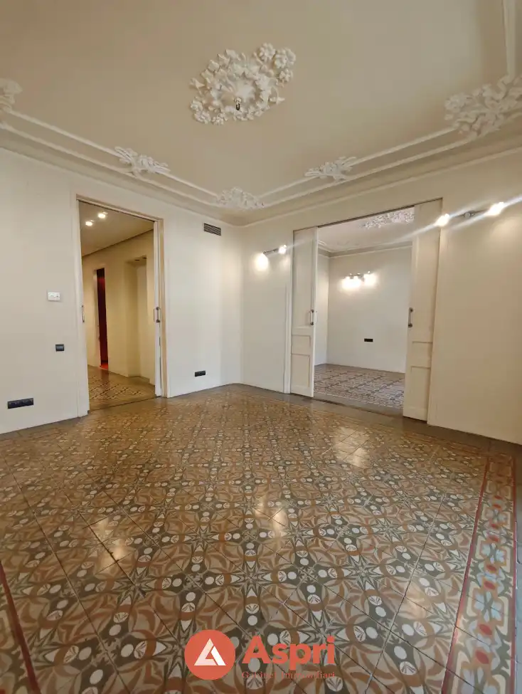 Flat for rent in Barcelona  with Air Conditioner, Private garden and Terrace