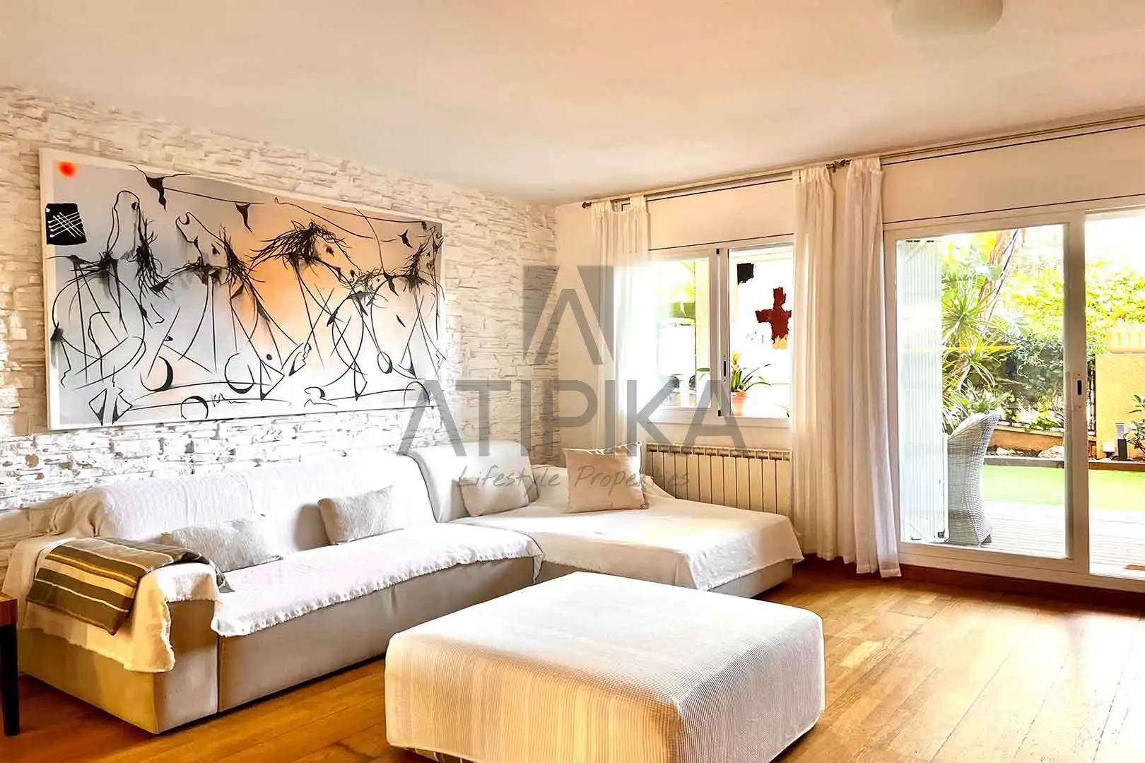 Living room of Duplexes for sale in Sitges  with Heating, Parquet flooring and Terrace