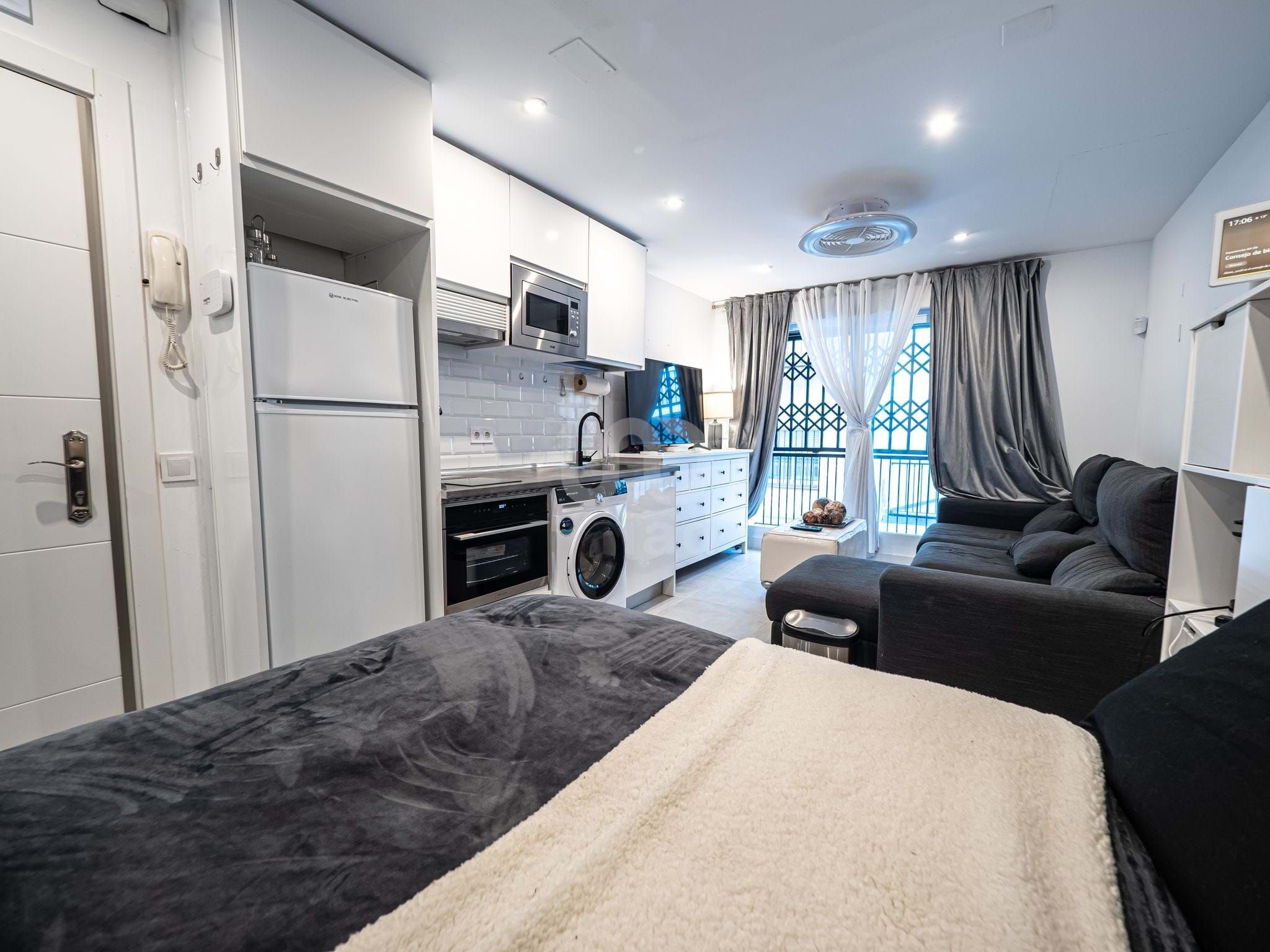 Bedroom of Flat for sale in Sitges  with Air Conditioner and Heating