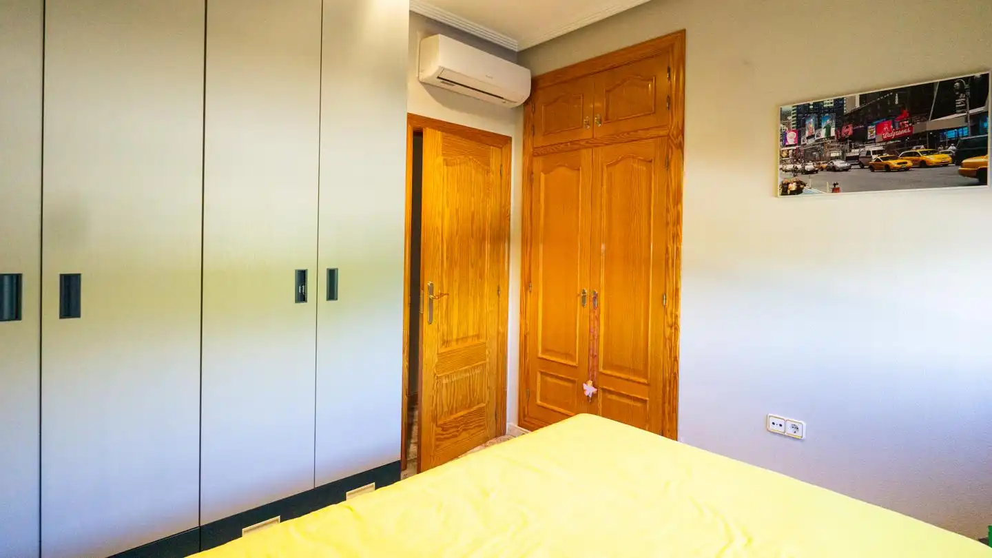 Habitación de Casa o chalet en venta en Crevillent con Aire acondicionado, Jardín privado y Terraza