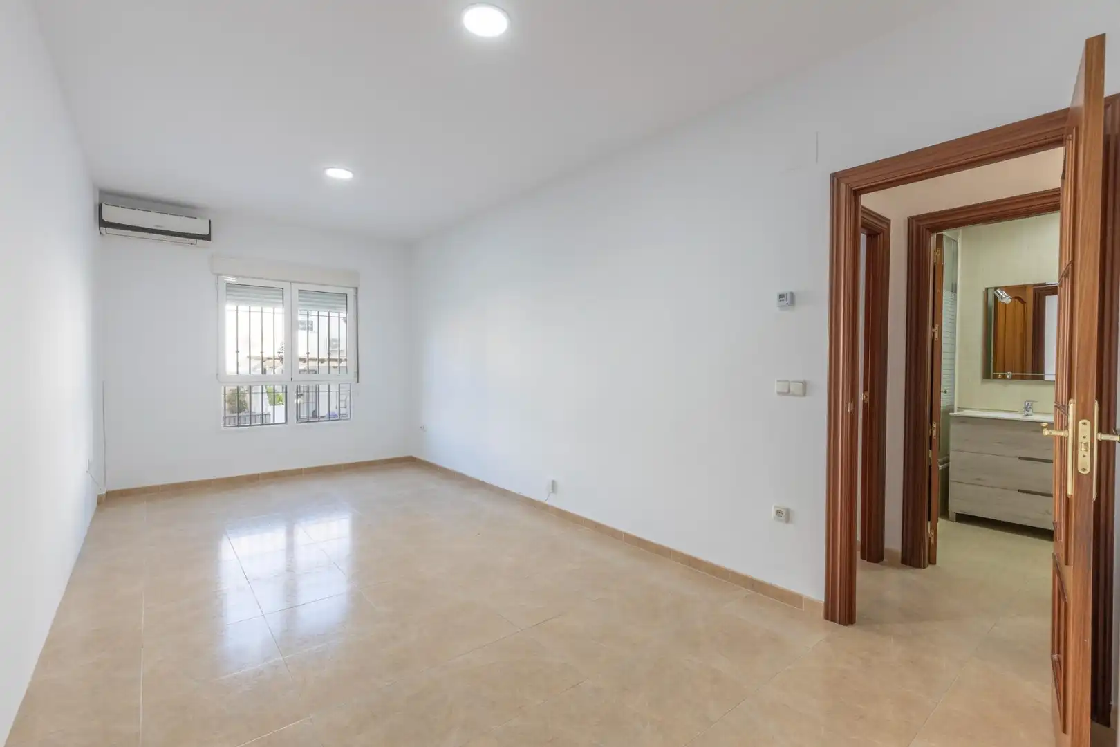 Flat for sale in Alhendín  with Air Conditioner