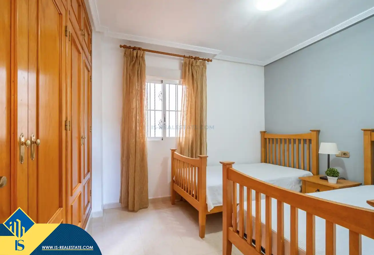 Habitación de Apartamento en venta en Orihuela con Aire acondicionado, Calefacción y Jardín privado