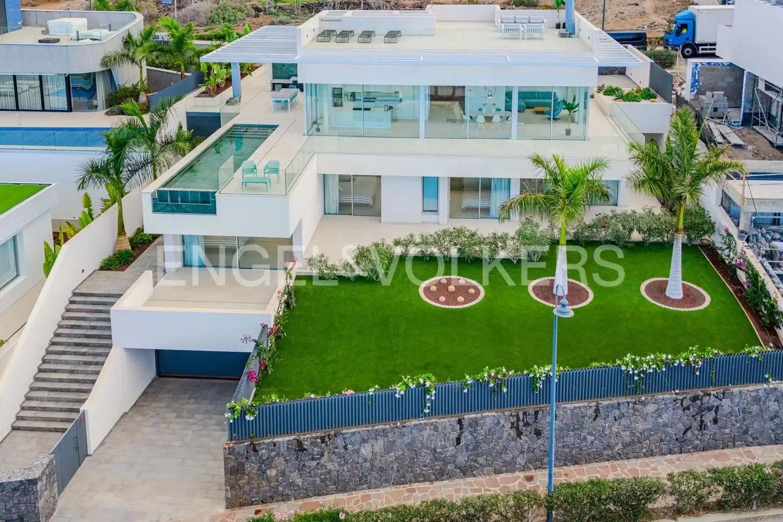 Exterior view of Houses for sale in Guía de Isora  with Air Conditioner, Terrace and Swimming Pool
