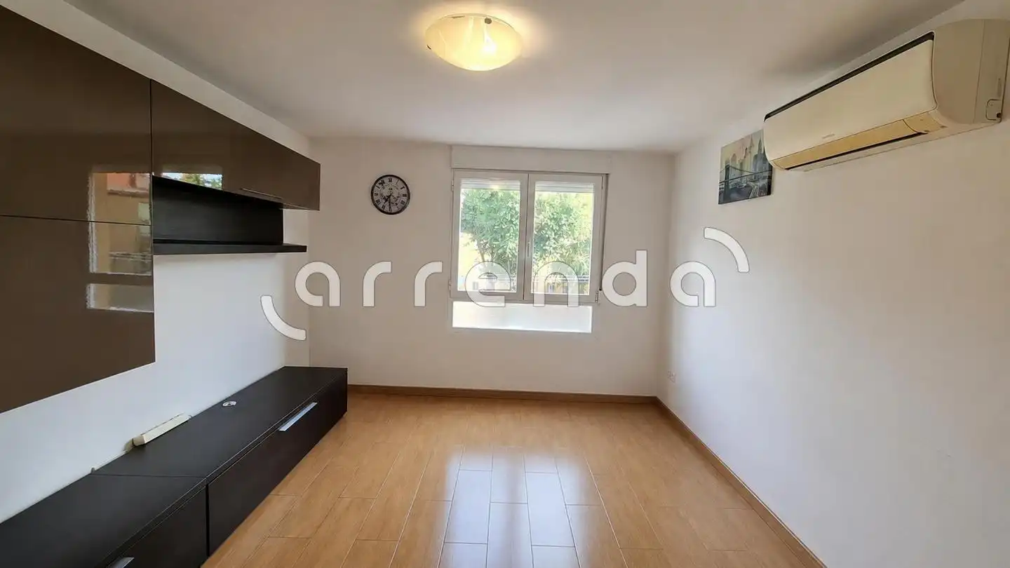 Flat for rent in Madrid  with Air Conditioner and Furnished