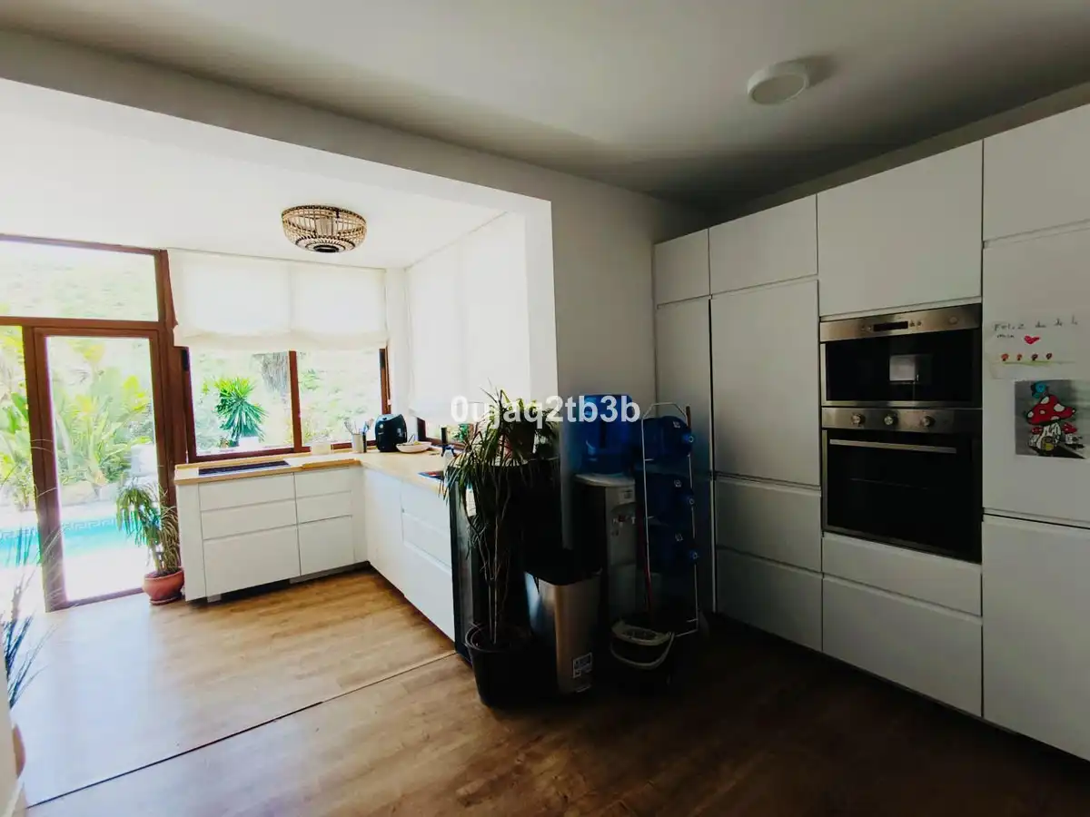 Cuina de Finca rústica en venda en Manilva amb Aire condicionat, Jardí privat i Terrassa