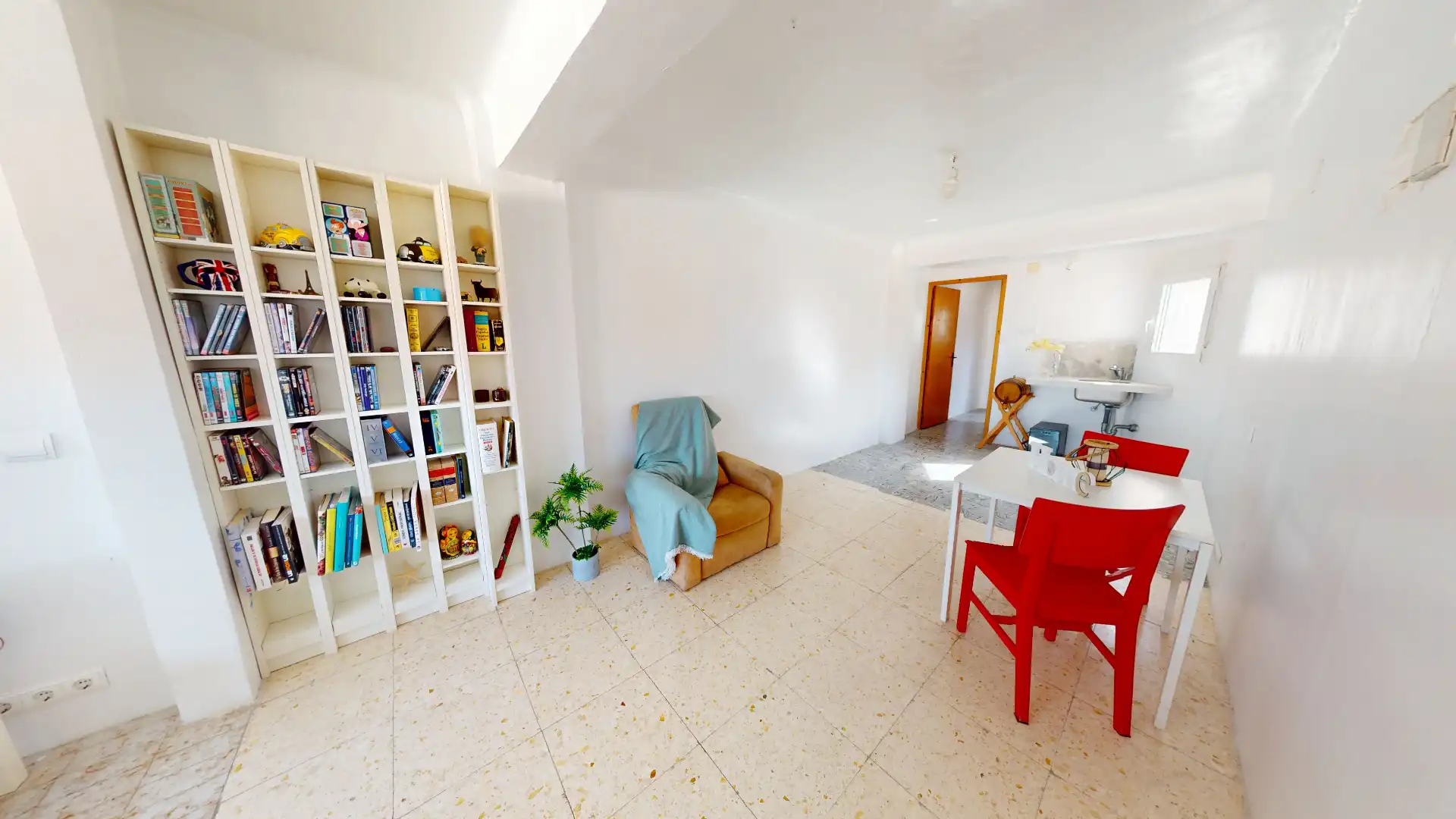 Piso en venta en Calle del Plus Ultra, imagen 2