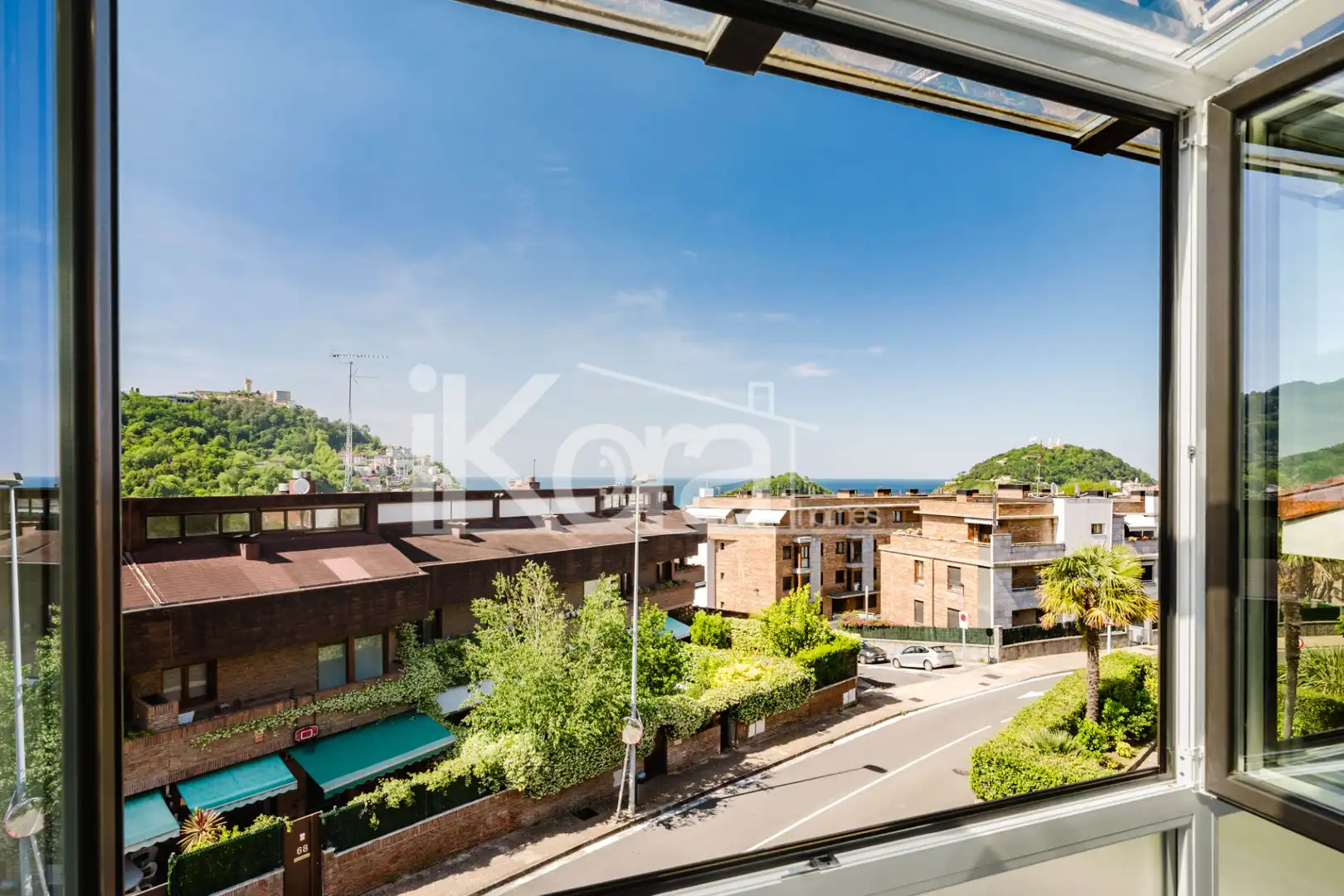 Terrassa de Dúplex en venda en Donostia - San Sebastián  amb Forn, Rentadora i Microones