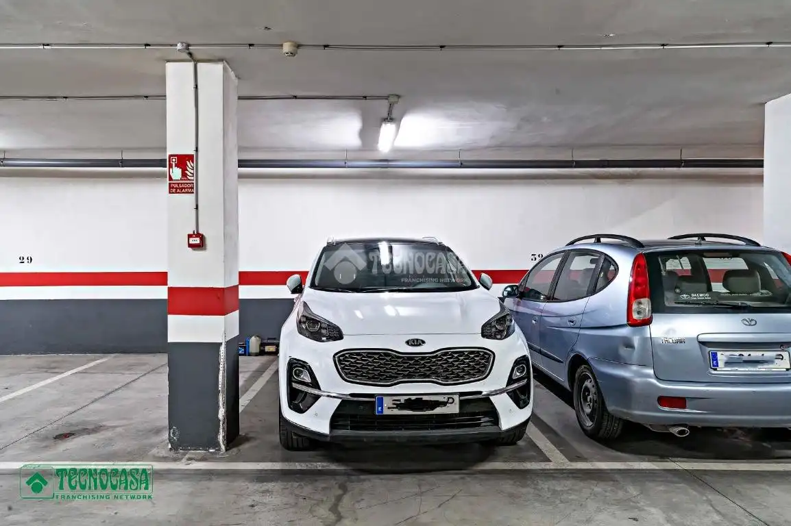 Parkplatz von Wohnung zum Verkauf in Roquetas de Mar mit Klimaanlage