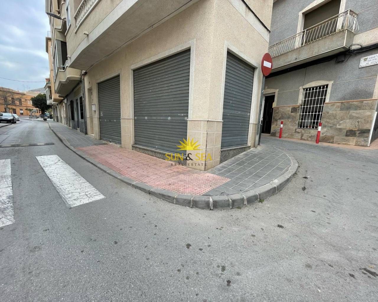 Vista exterior de Local de alquiler en Callosa de Segura