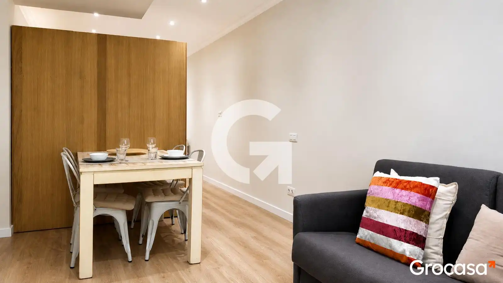 Dining room of Flat for sale in Barcelona  with Heating, Furnished and Oven