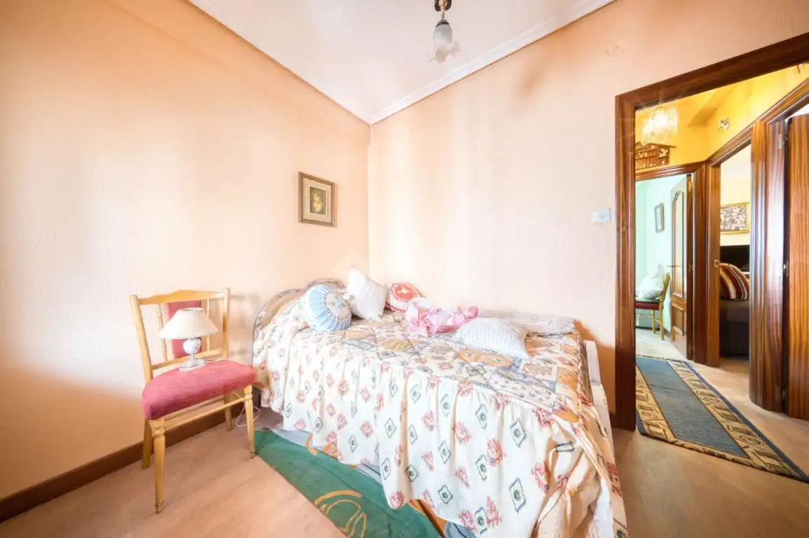 Schlafzimmer von Wohnung zum Verkauf in Valladolid