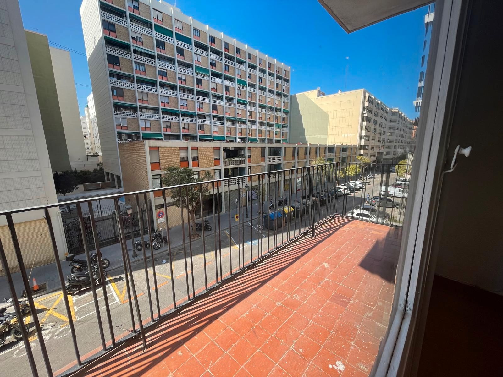 Exterior view of Flat to rent in  Valencia Capital  with Parquet flooring, Furnished and Balcony