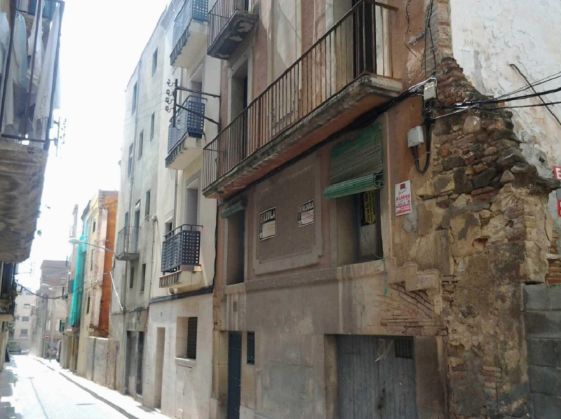 Vista exterior de Local en venda en Reus