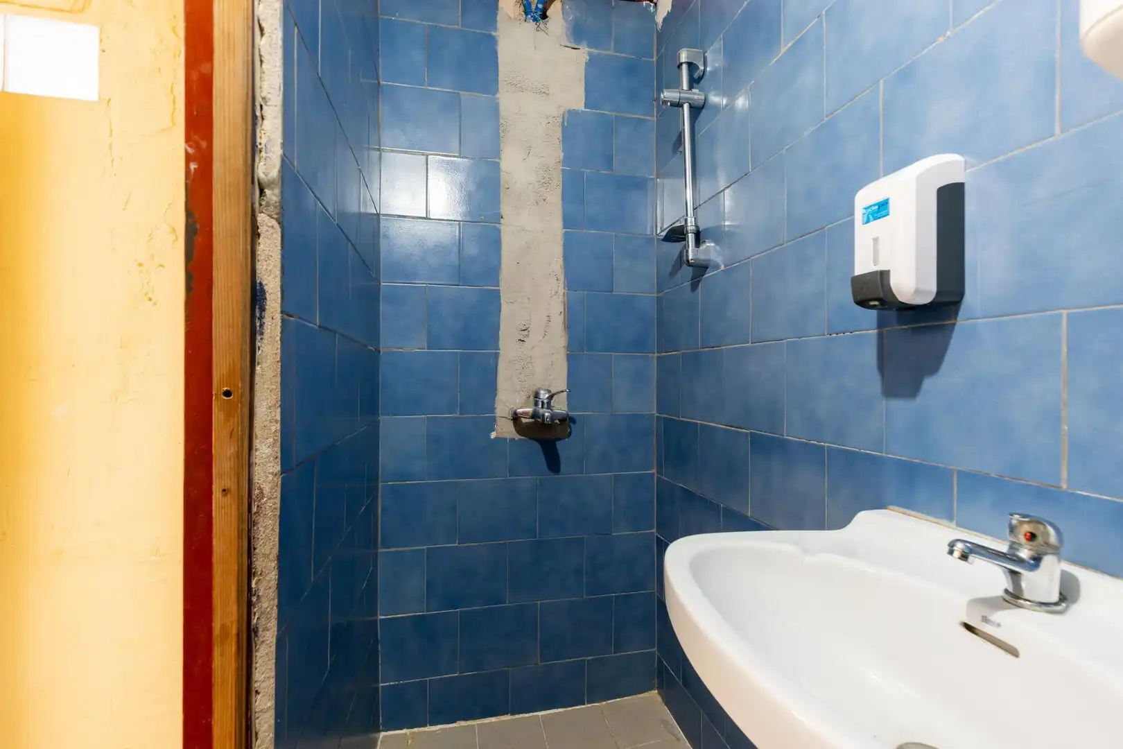 Bathroom of Commercial properties for rent in Calvià  with Air Conditioner and Terrace