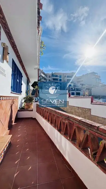 Vista exterior de Casa o chalet en venta en Almuñécar con Terraza, Trastero y Piscina