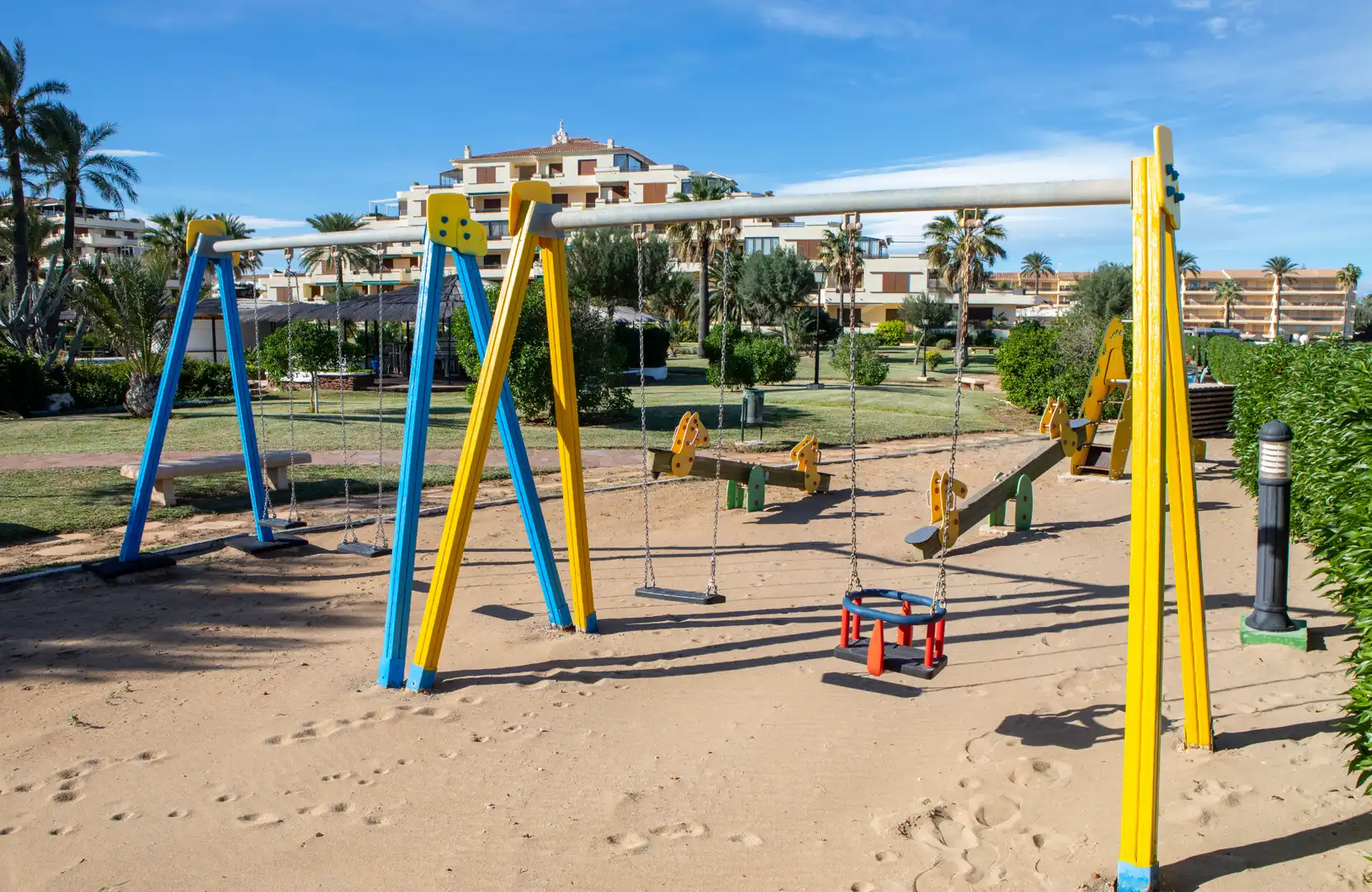 Außenansicht von Wohnung zur Miete in Dénia mit Klimaanlage, Heizung und Terrasse