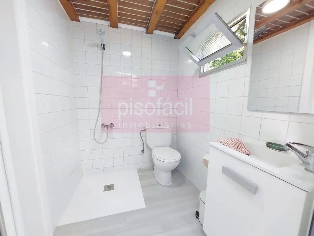Bathroom of Houses for sale in Outeiro de Rei